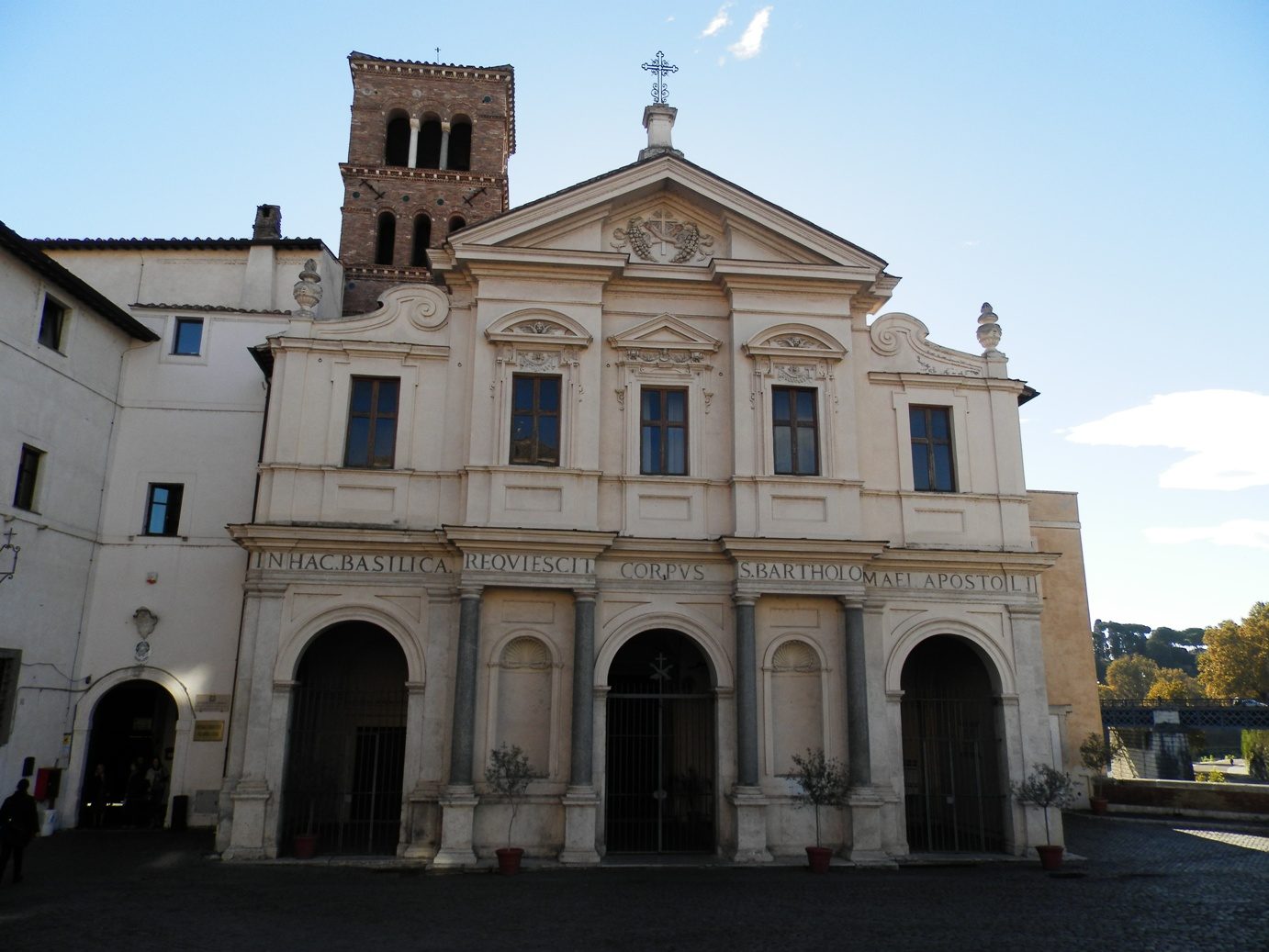 San Bartolomeo all'isola_Basilica_3.JPG